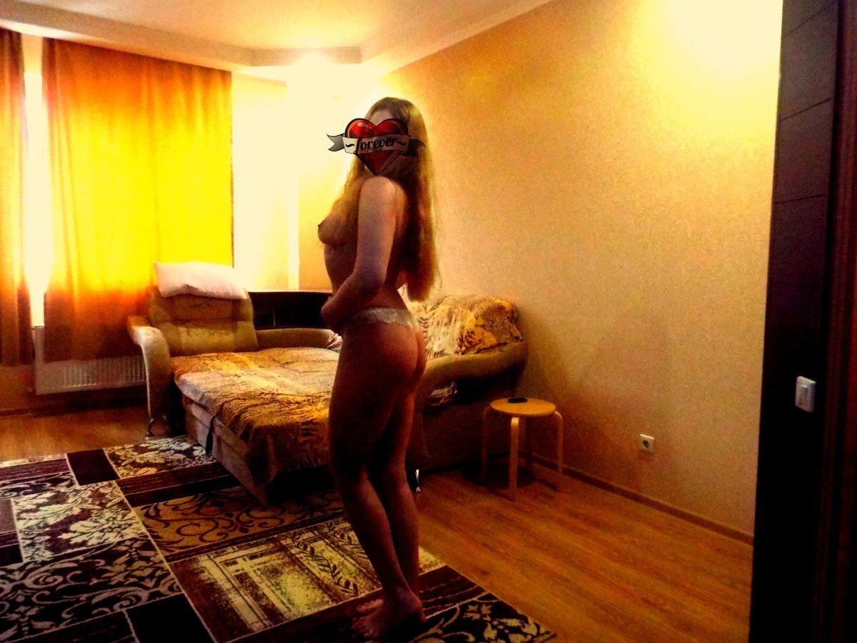 Кристи проститутка интим салон Санкт-Петербурга у метро Волковская салоны эрос шлюхи